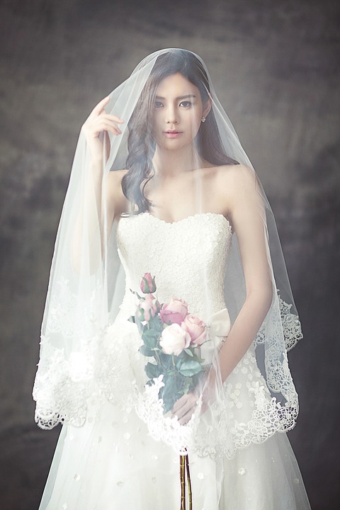 wedding-dresses-1486260_960_720