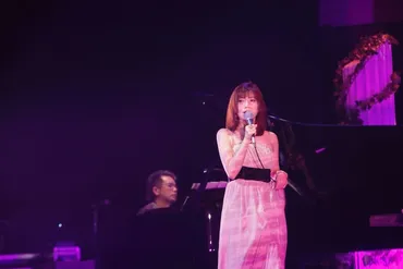 柴田淳、ファンへの感謝を歌で届けた15周年ライブ 