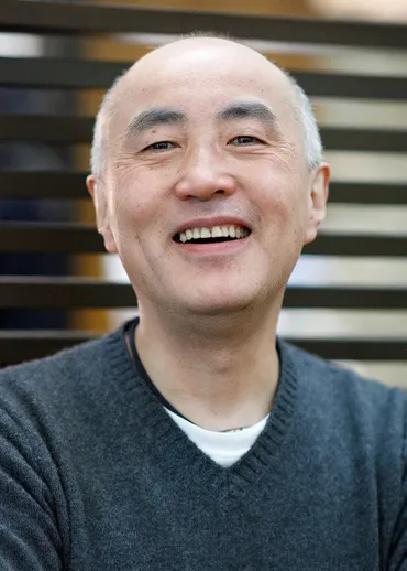 仕事の現場>脚本家・映画監督 遊川和彦さん 物語を思いつく瞬間が楽しい 写真特集10/8