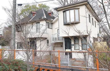 なぜこんな事件が…頑張って1人で生きている」 世田谷一家殺害事件から22年 遺族の宮沢節子さんらが現場で献花:東京新聞 TOKYO Web