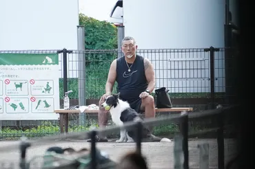 清原和博 多忙の合間に…公園で愛犬「常吉」とキャッチボール