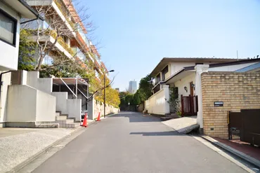 ホームズ】【麻布十番】高級住宅街と共存する街の落ち着き