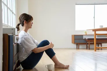 なじみ深い体育座りは腰と内臓に悪い?体育座りが体に与える影響と、本当に正しい座り方