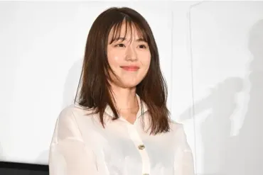 画像・写真 「すっぴんの透明感すごい」有村架純、雪景色での一枚に「一瞬だれか分からなかった」「鼻赤くなってるよ…!」と反響(1/43)