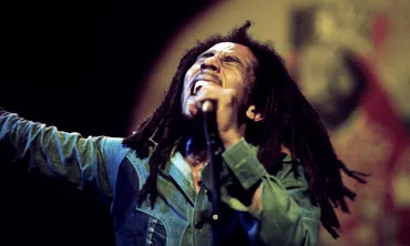 ボブ・マーリー「Redemption Song」解説：精神的奴隷を解放させる賛歌