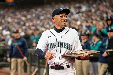 イチロー氏、米野球殿堂入り候補に選出！満票での殿堂入りなるか？マリナーズ公式SNSが感動の動画公開!!