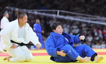 柔道女子 素根が準々決勝敗退 古傷の左膝を痛めたか 引き揚げる際に通常歩行ができず ２大会連続メダルへ暗雲/パリ五輪ニュース/デイリースポーツ  online