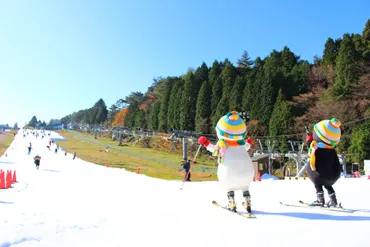 朝に「全身コスプレ」で入園無料！「六甲山スノーパーク」12月3日オープン記念 入園口で「審査」あり 