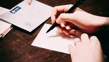 手間の分だけ心が伝わる。アナログだからあたたかい、手紙を書いてみませんか