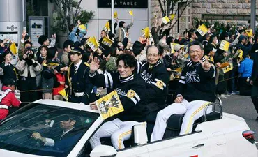 ソフトバンク優勝パレードに28万人集う 王会長「来年は一番上で」