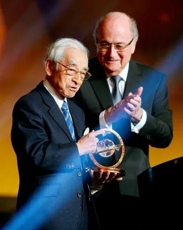 賀川浩さんが９９歳で死去 日本サッカー記者の草分け、１５年にＦＩＦＡ会長賞を日本人で初受賞/サッカー/デイリースポーツ online