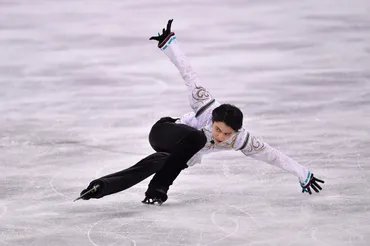 連覇の羽生結弦、スケートの原点示した 佐藤信夫の視点 