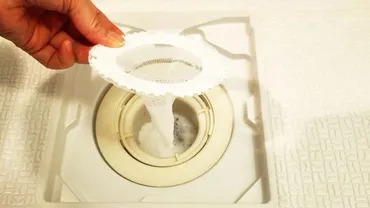 やるじゃんダイソー。お風呂の排水溝がノーストレスで掃除できるな〜!