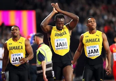 世界陸上・男子400メートルリレー決勝…:「稲妻」ウサイン・ボルト写真特集:時事ドットコム