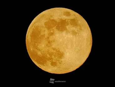 今夜、満月と火星が接近月の満月は別名「ウルフムーン」とも