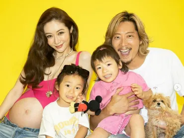 元・黒木啓司の妻・宮崎麗果、家族でのマタニティフォト公開で「最高に素敵な家族写真」「凄くいい夫婦」の声