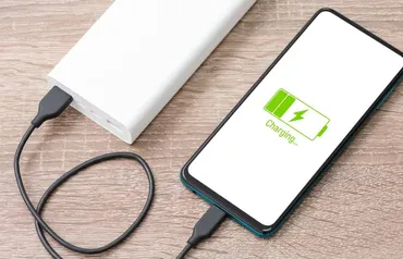 スマホの急速充電でバッテリーは劣化する?劣化防止対策やおすすめ製品解説