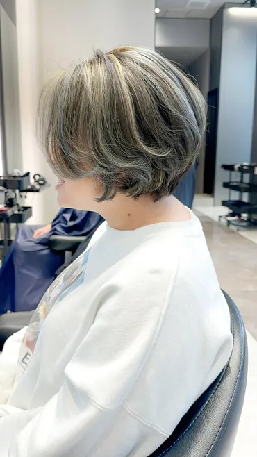 気になるグレイヘアの育て方。グレイヘアとは?から白髪を活かした実例集まで