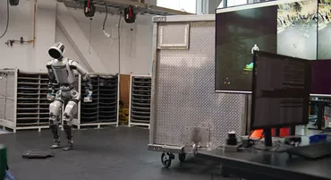 ボストン・ダイナミクスのヒューマノイド「電動アトラス」自動車製造工場で働くためトレーニング中!ラボ内部の動画を公開