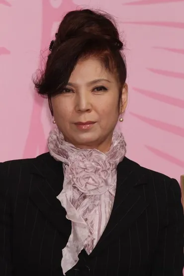 八代亜紀の熟年離婚「夫と可愛がっていた後輩歌手の不倫」が原因か