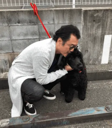 吉田鋼太郎】愛犬の犬種は珍しい犬？猫派から犬好きになった理由は？ 