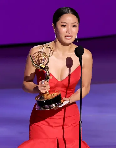 アンナ・サワイ、日本人初となるエミー賞の゛最優秀主演女優賞゛を獲得！