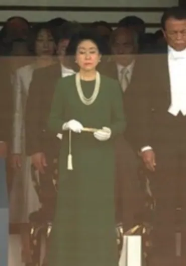 麻生太郎の嫁千賀子夫人の実家がすごい！即位ドレスや若い頃、馴れ初めや年齢、学歴、家系図も！ 