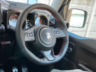 ステアリング交換ってどんな感じ？JB74ジムニーシエラ、ZC33Sスイフトスポーツ、ABARTH595オーナー必見！ステアリング交換の疑問を徹底解説？DIYでステアリング交換！安全な交換方法と注意点、選ぶステアリング、交換後の体験談を大公開！