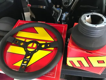 ABARTH595はステアリング交換 