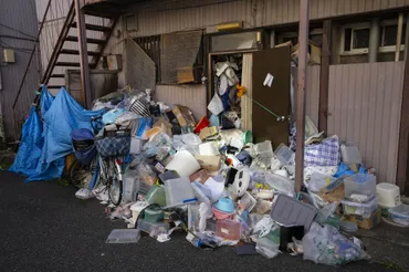 ゴミ屋敷で孤独死する人が多い理由とは?原因や予防のための対策について解説