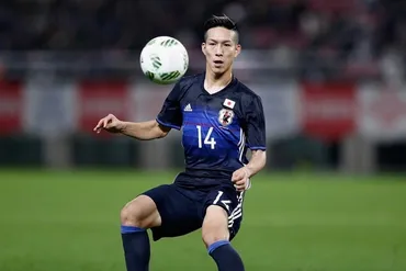 長袖のインナーを着てくれと」元日本代表MFが代表戦での゛タトゥー隠し゛を告白「たまたま着ていなかった時に点を決めて新聞に…」(SOCCER DIGEST Web)