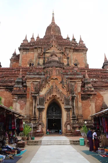 バガン遺跡「ティーローミンロー寺院」荘厳な3層構造の大寺院 – 旅のアシアト👣