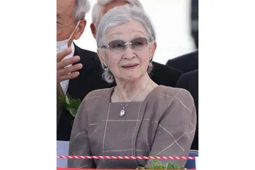 美智子さま「皇位継承問題に口出し」報道の波紋 女性皇族を巡る議論に水を差す結果に雅子さまは静かにお怒りか