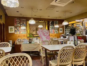 大阪一カオスな喫茶店!寝ない店主がパンも洋食も作りフルートも吹く