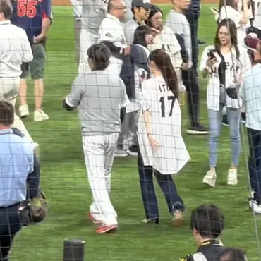 伊藤大海彼女は誰?ハイヒールでWBCグラウンドに【インフルエンサーのモカ?】