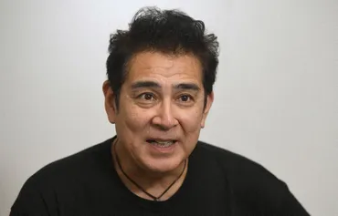 特集ワイド:アイヌ、恥じない生き方を 宇梶剛士さん、自らのルーツ向き合い舞台作品に