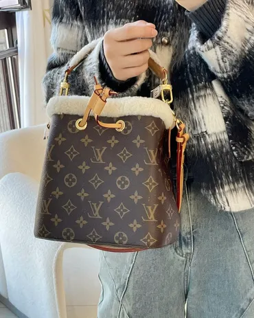 ブランドバッグ売却、セカンドストリート買取、高価買取の秘訣とは？セカンドストリートでのブランドバッグ買取、高価買取のコツ