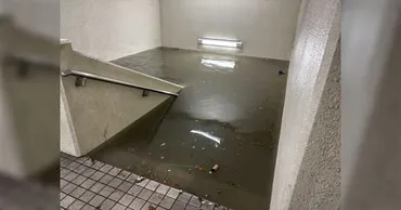 四日市雨止んだから地下どーなってるかと思って見て見たら、これ地下駐車場の車全滅では？→「保険屋も所有者も駐車場管理者も阿鼻叫喚やろこれ」 
