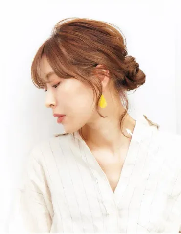 おしゃれにしたつもりが単なるボサ髪に…間違いがちな「おくれ毛」見せ／ヘアゴム1本でなんとかする（9） 