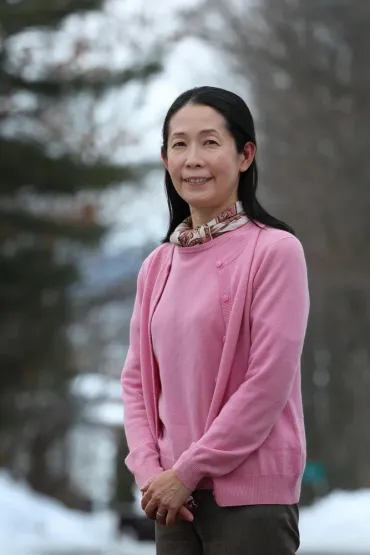 写真家・故星野道夫さんの作品を管理する妻 星野直子(ほしの・なおこ)さん:北海道新聞デジタル