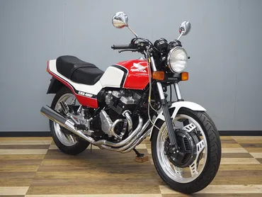 東京卍リベンジャーズに登場するCBXってどんなバイク？Honda CBX400F 