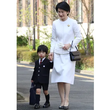 画像】悠仁さまが高校ご入学 紀子さまの入学式ファッションをプレイバック「白系スーツ、小物は締め色が鉄則」