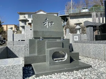 本小松石のお墓ってどんな感じ？価格や安心を徹底解説！湯河原町の菅井石材が作る、本小松石のお墓