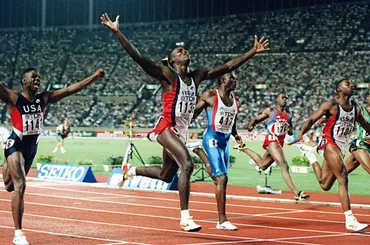 カール・ルイスの100m世界記録9秒86はなぜ東京で誕生したのか？ 1991年世界陸上スターターが明かす゛早かった゛号砲の真実 
