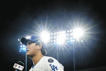 大谷翔平、勝利渇望したカーショーに捧げる逆転3ラン、2年間で心動かされた゛レジェンド゛… 大谷誓った、カーショー ともう一度世界一の美酒:中日スポーツ・東京中日スポーツ