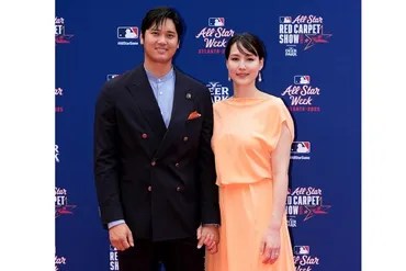 大谷翔平、真美子夫人の愛とファッション：レッドカーペットでの軌跡と夫婦の絆（？マーク）大谷翔平の軌跡：レッドカーペットから垣間見る夫婦の絆と、変わらぬ愛