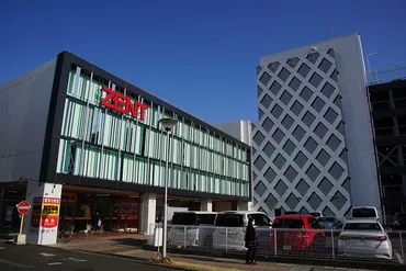 業界の新スタンダードに挑戦。1000台クラスの大型店を4人で回す？ 