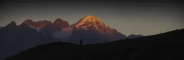 エベレスト・レインボー・バレー:二度と戻らない登山者たちの物語