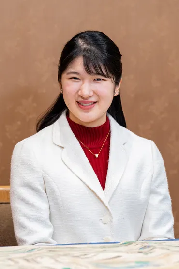 皇室メイク研究】愛子さまの好感度メイクのポイントは？雅子さまとの共通点も！？ 