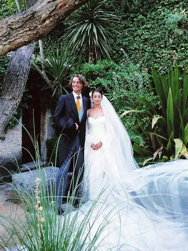 中村江里子 】「あっという間の24年」南仏での結婚当初の写真を公表「顔もふっくら」子ども達から ゛ママ子どもみたい゛